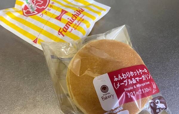 『ファミチキ』と『ふんわりホットケーキ（メイプル&マーガリン）２個』の写真