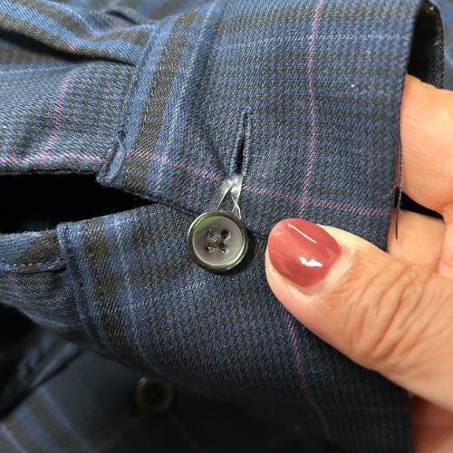 髪をまとめるだけじゃない！　『透明ヘアゴム』の意外な活用テク