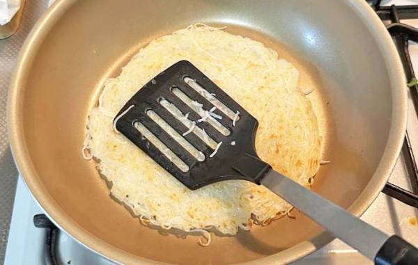 そうめん、ゆで過ぎたらコレやって！　フライパンに敷き詰めて…？