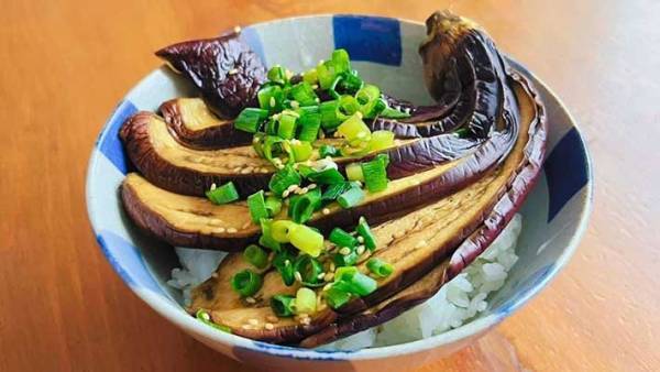 ナスが『白ごはん泥棒』に！　レンジで爆速でできる一品に「感動ものでした」