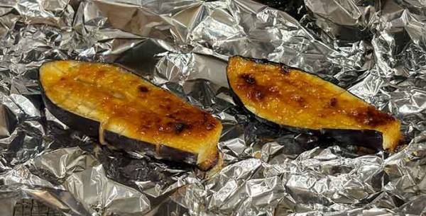 茄子に塗ったのは？　オーブントースターで焼くと…「ごはん欲しくなる」「絶妙！」