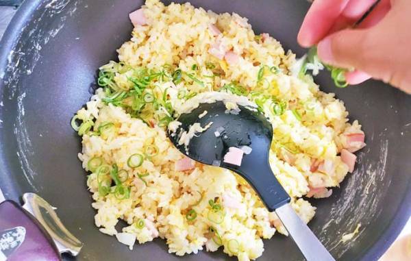 企業が教える『簡単チャーハン』の作り方　食べた子供が「１００点超え！」
