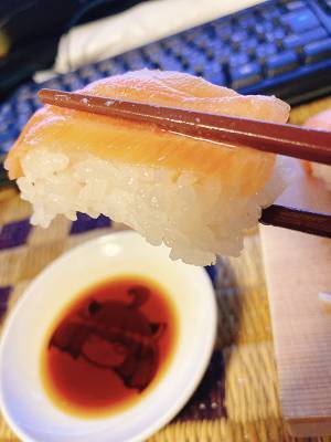 １００均で見つけた『便利アイテム』　寿司を作った結果？