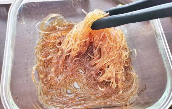 まだ鍋でゆでてる？　ミツカンが教える春雨サラダに「気軽に作れそう」