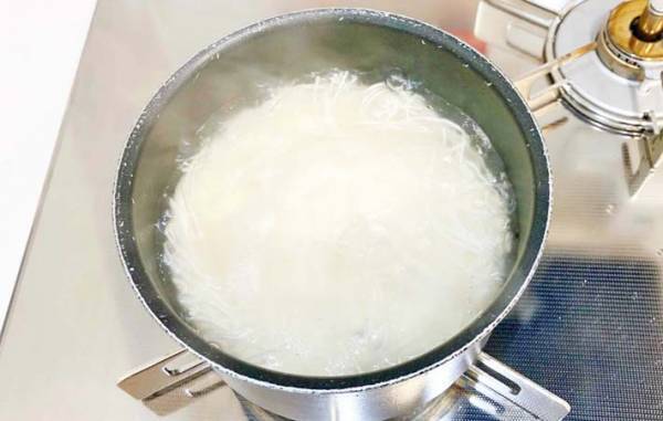 そうめんをゆでて…？　のせたトッピングに、夫「米にも合う！」