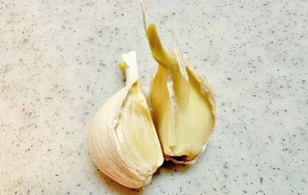 使い切れないニンニク　保存のコツに「もうシワシワにしない！」