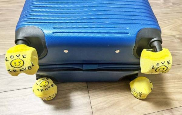 ダイソーで買った『小さな靴下』　思わぬ使い方に「拭く手間なくなった」