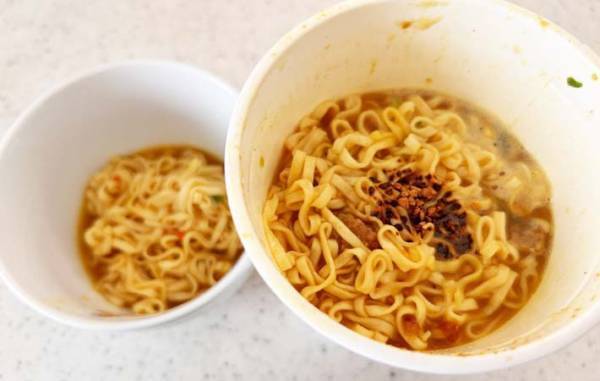 『カップヌードル』の思わぬ食べ方に「ビックリ」「深い味わい」