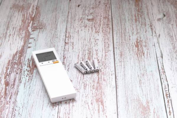 液漏れや劣化の原因にも！　条件が異なる電池を混ぜて使わないほうがいい理由に「納得」