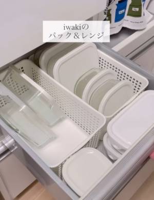 棚が保存容器だらけになってない？　収納テクに「真似します」「これでスッキリ」