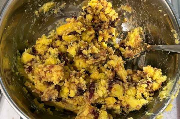 さつまいもに混ぜたのが？　企業のレシピに「お茶もコーヒーも合う！」