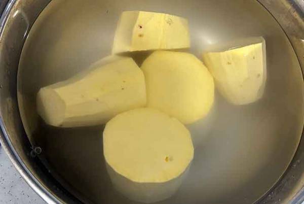 さつまいもに混ぜたのが？　企業のレシピに「お茶もコーヒーも合う！」