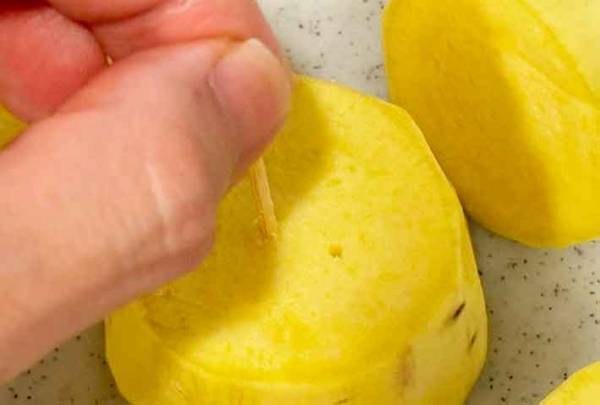 さつまいもに混ぜたのが？　企業のレシピに「お茶もコーヒーも合う！」