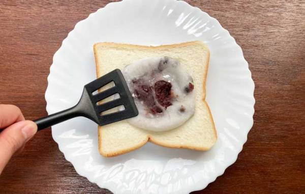 チーズのようにとろ～り　豆大福を使った食パンアレンジに「悪魔的ウマさ！」