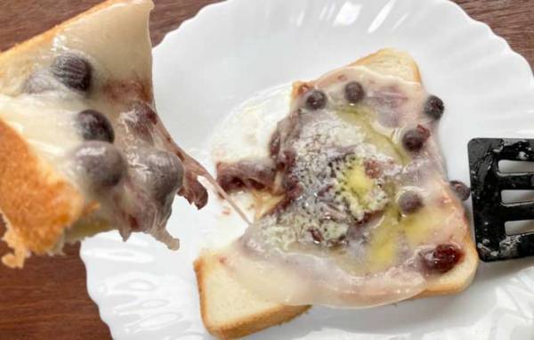チーズのようにとろ～り　豆大福を使った食パンアレンジに「悪魔的ウマさ！」