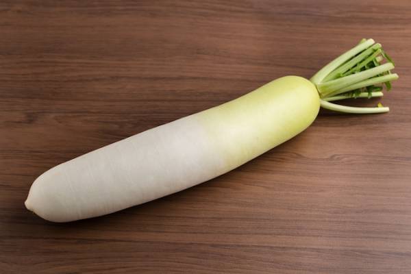 ダイコンを切ったら中が青い　コレって食べられる？　農水省の解説によると…