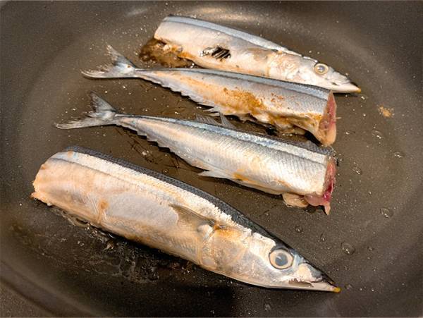 サンマの塩焼きをフライパンで作ろう！　ポッカの提案に「何度でも作りたい」