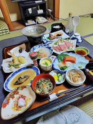 旅館に１人で宿泊した女性　部屋での１枚に「おもてなし度合いがすごい」「羨ましい」