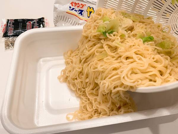 ペヤングは３分待つのではなく…？　アレンジレシピに「この手があったか」