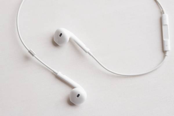 イヤホンは「なんとなく」で選ばないで　家電量販店の解説に「分かりやすい！」