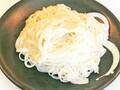 ゆでたそうめんを丸めて…？　食べ方に「もう困らない」「子供にも好評」