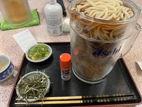 店員「お待たせ致しました」　出てきた料理に「五度見した」「想定外すぎるだろ」