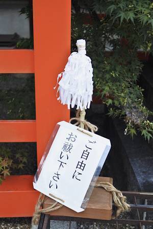 「ご自由にどうぞ」　神社の貼り紙を読むと？「声出して笑った」「難易度高いわ！」