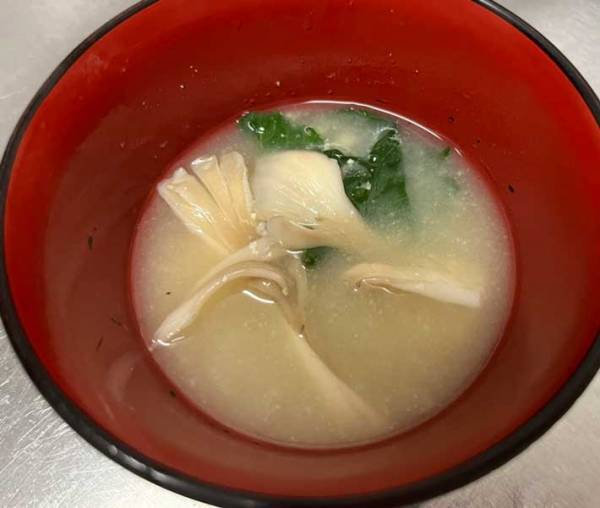 マイタケは水からゆでる？　味噌汁の作り方に「もったいないことしていた」