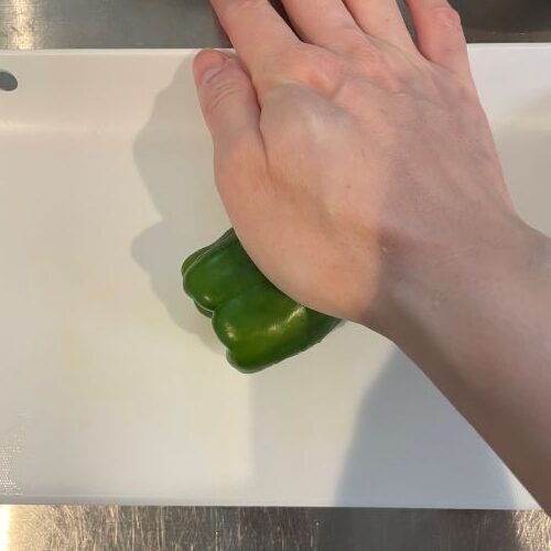 「ピーマンは切りません」　丸ごと焼いたら「衝撃受けた」「楽だしうまい」