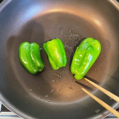 「ピーマンは切りません」　丸ごと焼いたら「衝撃受けた」「楽だしうまい」