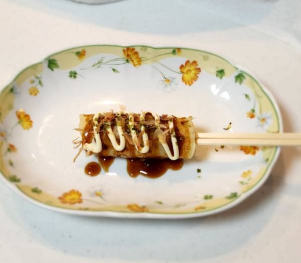 箸にくるくる巻いてみて　たこ焼き粉の活用レシピに「すごすぎ」「天才！」
