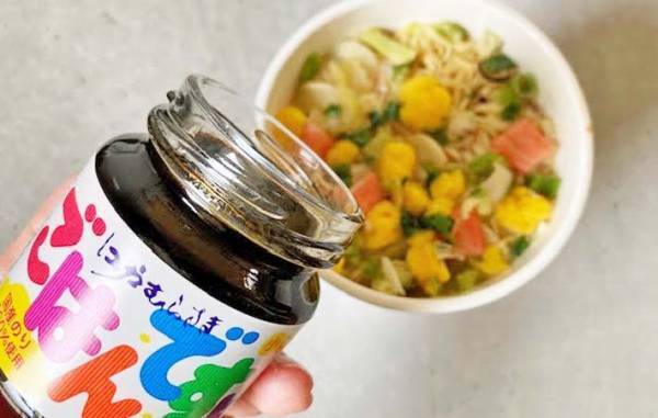 ご飯ではなく…？　『ごはんですよ』の思わぬ食べ方に「すごい」