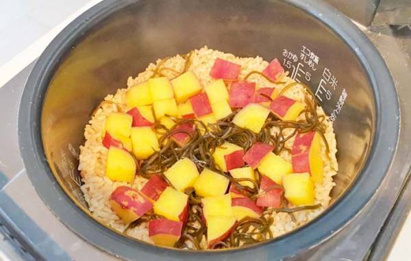 サツマイモの絶品炊き込みご飯　味の決め手は…？