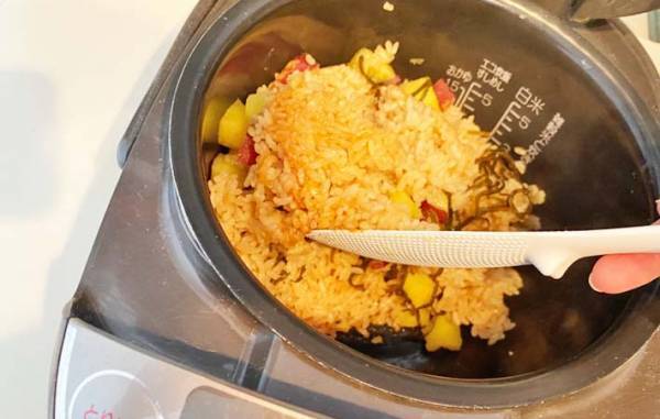 サツマイモの絶品炊き込みご飯　味の決め手は…？