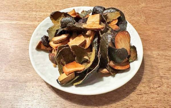 アボカドの皮と種、捨てないで！　思わぬ使い道に「意外にいい感じ」「子供も喜んだ」