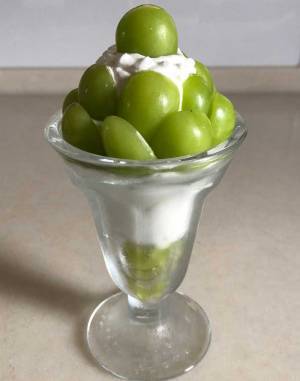 自作した『シャインマスカットパフェ』　チートデイすぎると話題