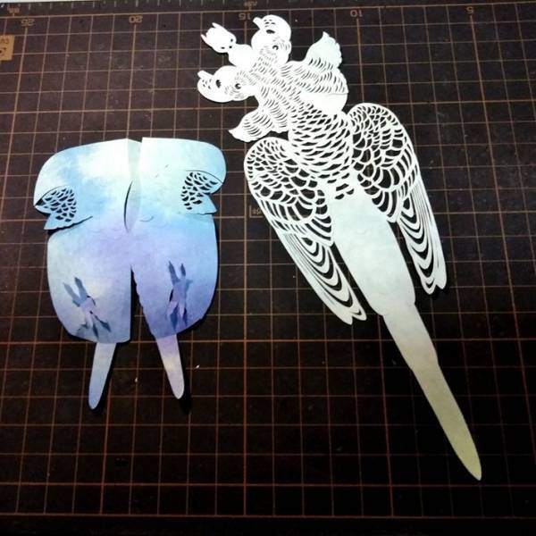 「いわれなけば気付けなかったレべル」　リアルすぎるインコがこちら！