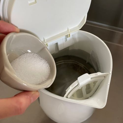 電気ケトルの汚れ、効果的な落とし方は？　試した結果に「ピッカピカ」「答えが出た」