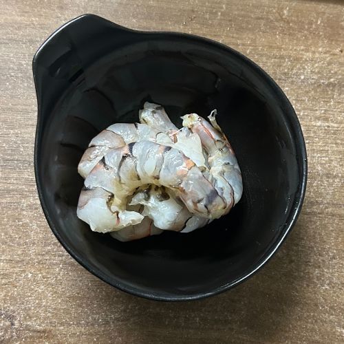 「背ワタが簡単に取れます」　包丁不要の裏技に「ラクすぎる」「早く知りたかった」