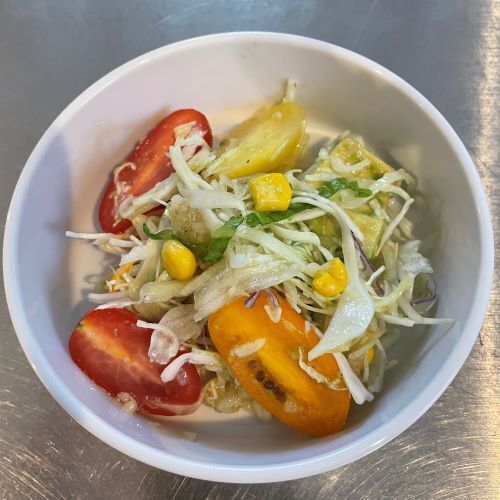 ポリ袋に野菜を入れてもみ込むと…　たった１分で「すごいコレ！」