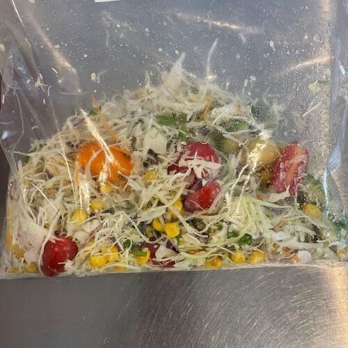 ポリ袋に野菜を入れてもみ込むと…　たった１分で「すごいコレ！」