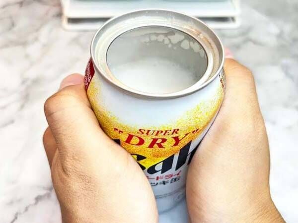 逆さまにして置くと？　試した結果に「缶とは思えない」「クリーミー！」