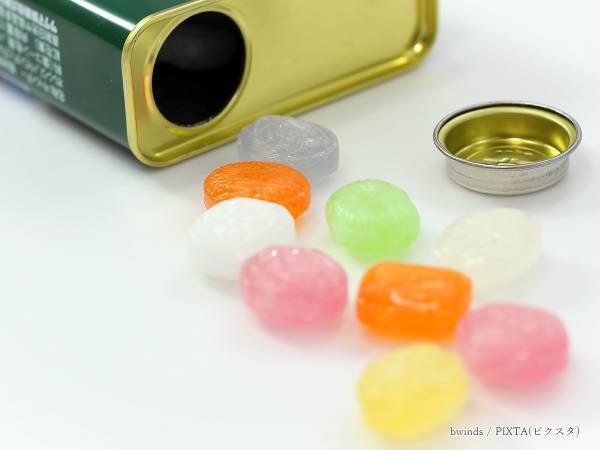 サクマドロップスに入ってる『青色のドロップ』　正体に「知らなかった」