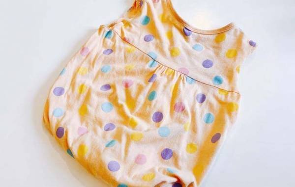 いらない服の裾を切って…　できたものに「縫わずに完成」「思い出そのまま」