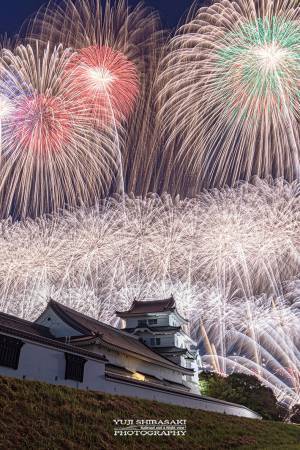 花火の手前に写るのは…　写真家の１枚に「最高のコラボ！」「強すぎる」