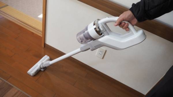 電池の劣化を防止するには？　コードレス掃除機の注意点に「知らなかった」「今日からやる」