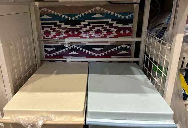 ゴミ箱周りにレジャーシートを貼ると？　男性「簡単」「華やかに」