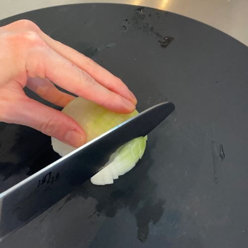 タマネギの皮、縦にむいてない？　正解に「勘違いしてた」「初耳だった」