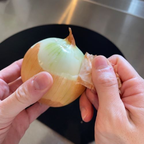 タマネギの皮、縦にむいてない？　正解に「勘違いしてた」「初耳だった」