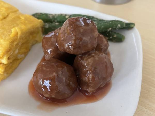 開封したら黒いミートボールが？　企業が解説する原因に「そうなんだ」